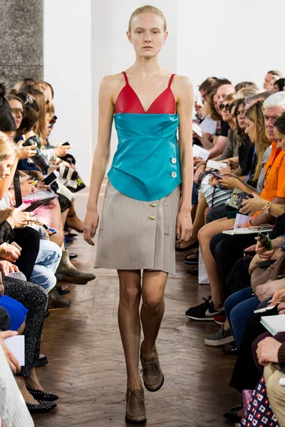 Look 26
